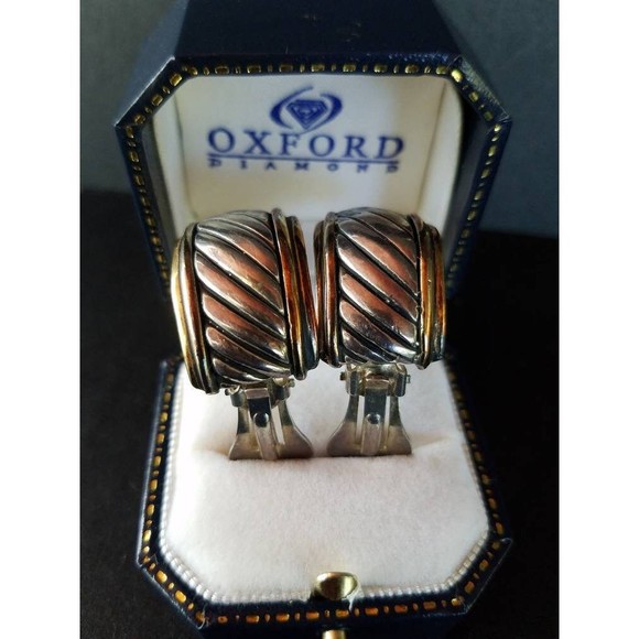 Two Toned Twisted Ribbed Clip-on Earrings - Picture 4 of 10